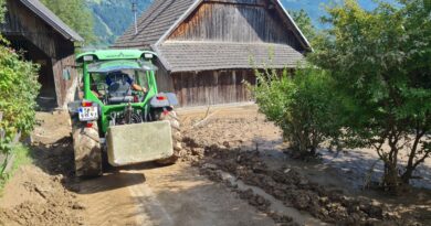 Aufräumarbeiten nach Mur-Abgang in Obergottesfeld